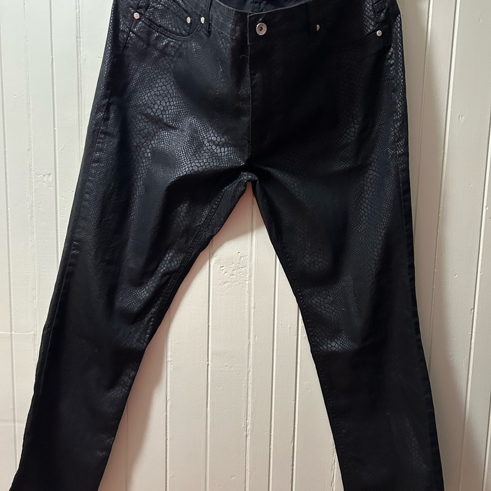 Women’s snake skin like black pants